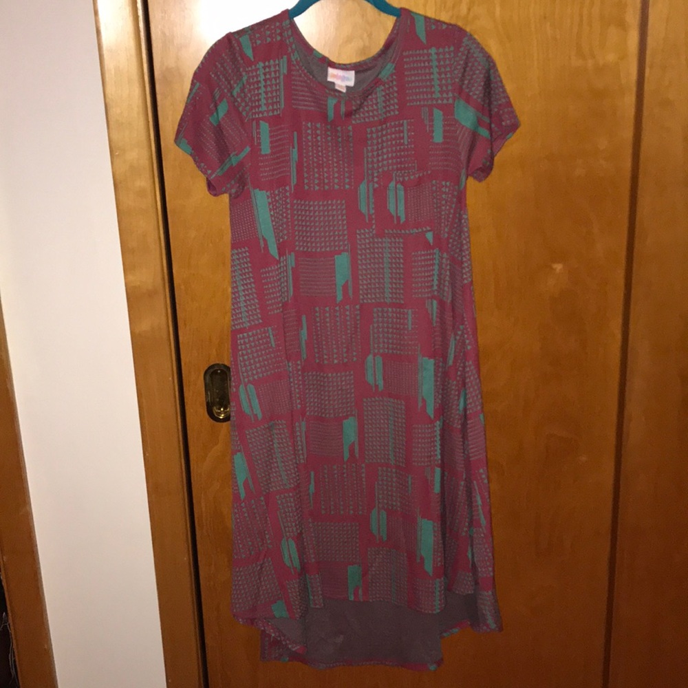 LulaRoe Carly short sleeve high/low